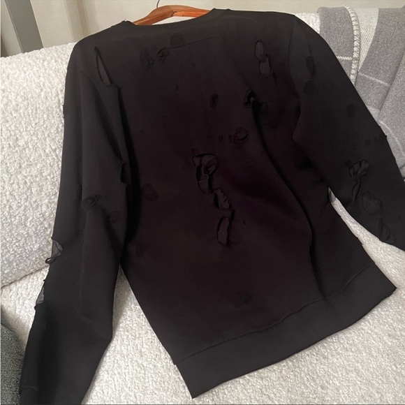 Givenchy sweatshirt. - Picture 13 of 17